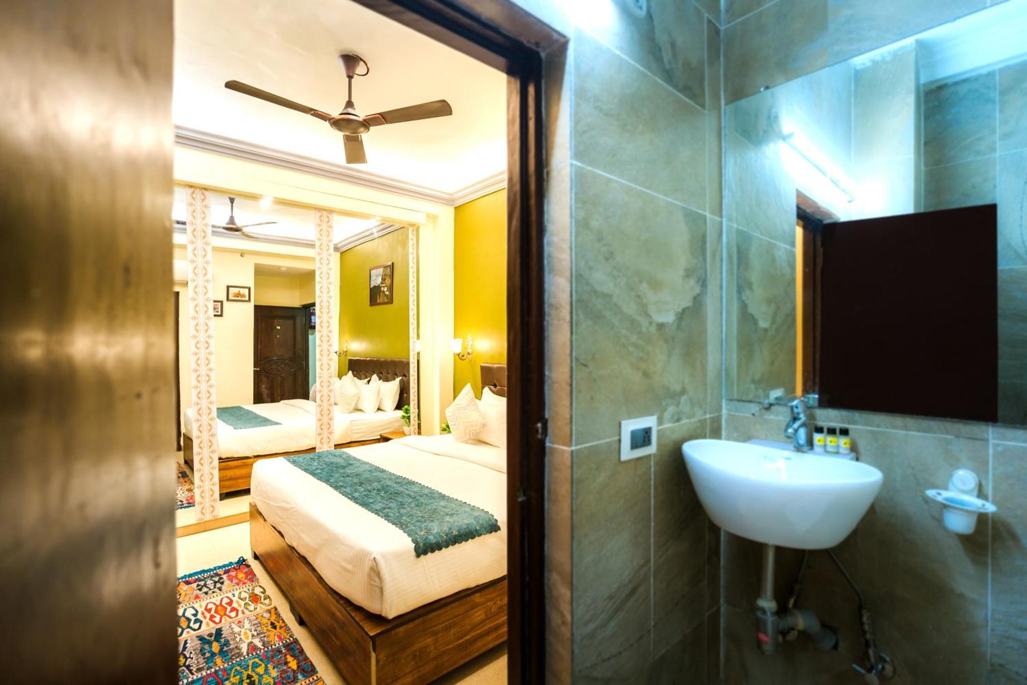 Tripli Hotels Silver Shine Váránasí Exteriér fotografie