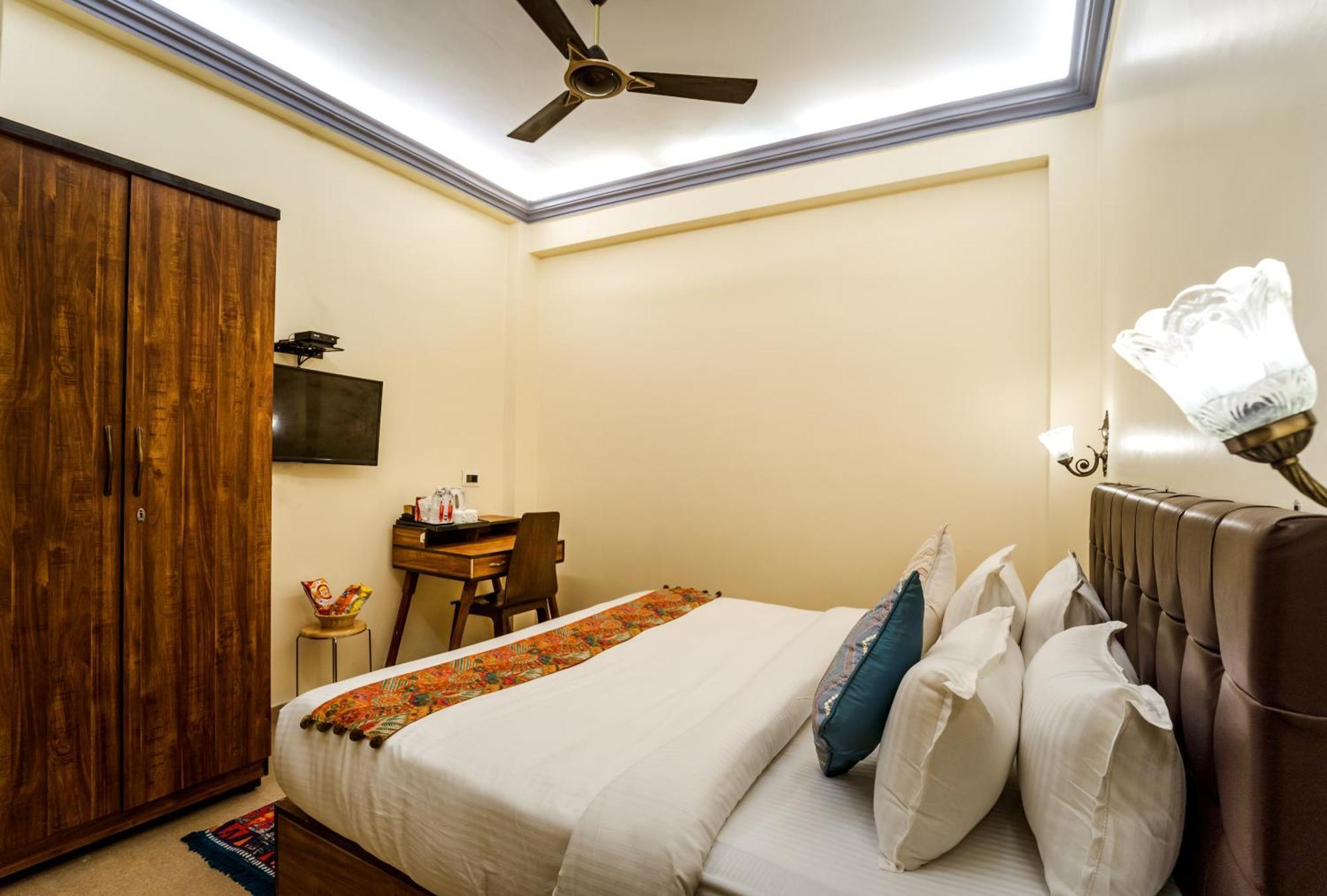 Tripli Hotels Silver Shine Váránasí Exteriér fotografie