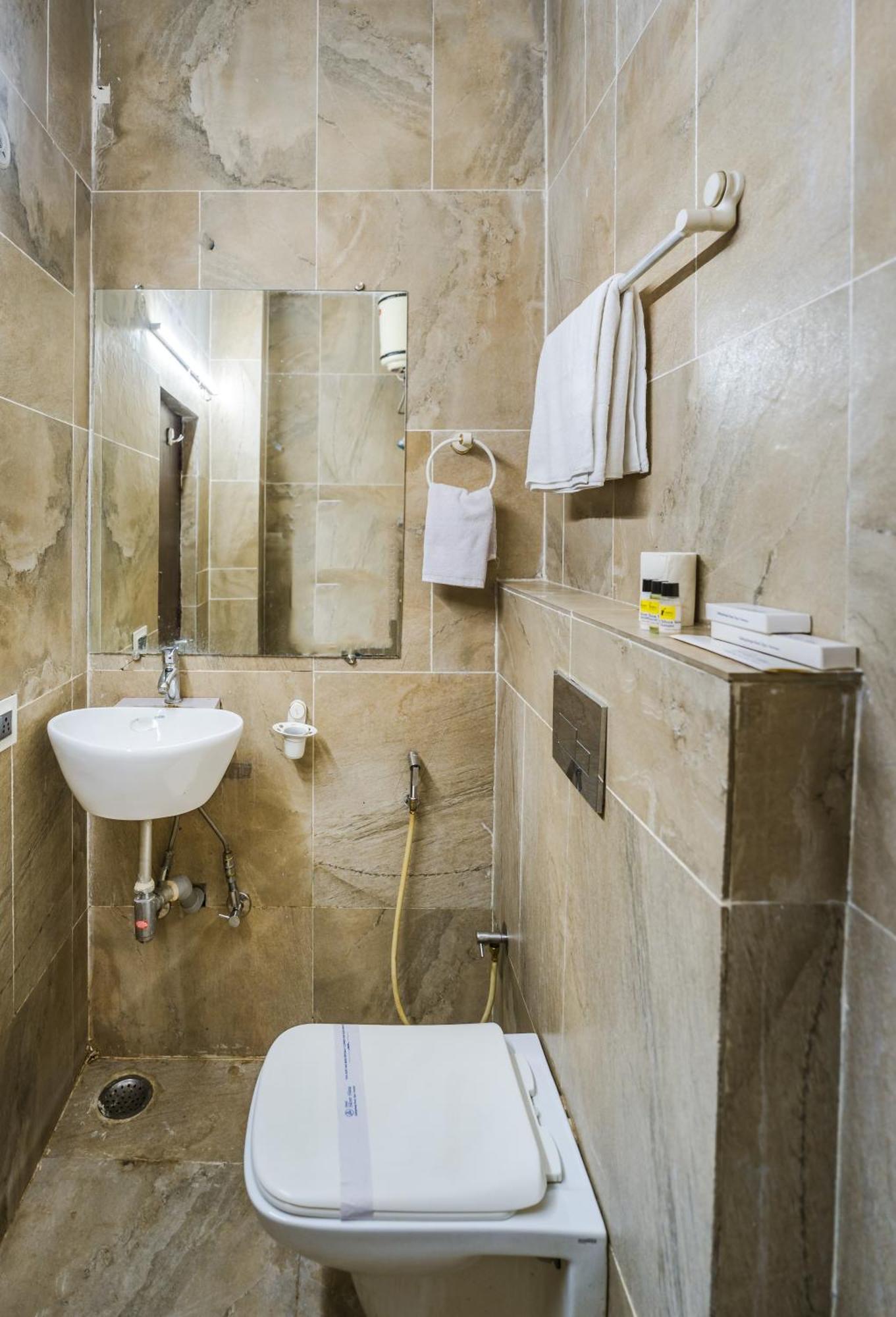 Tripli Hotels Silver Shine Váránasí Exteriér fotografie
