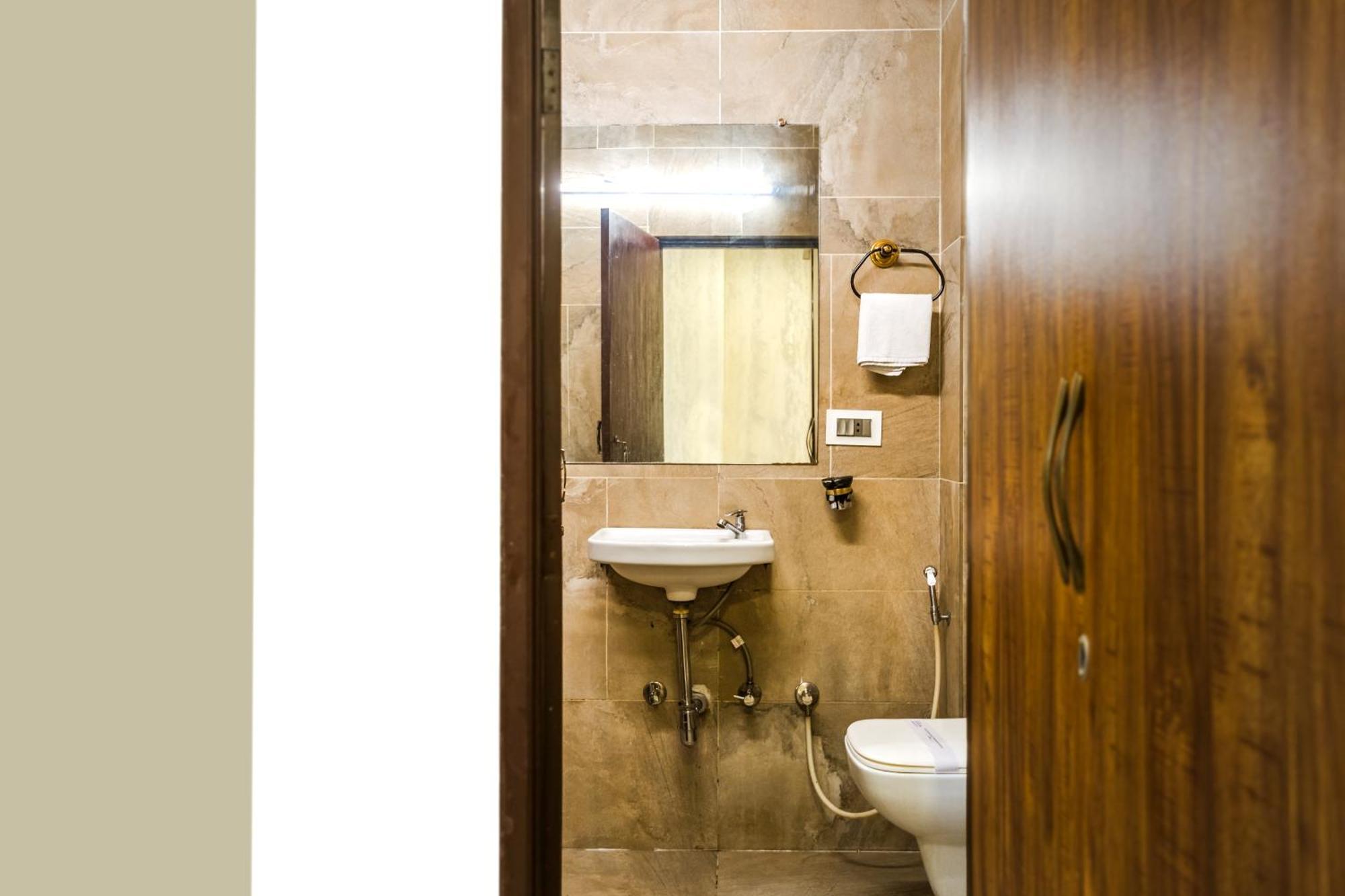 Tripli Hotels Silver Shine Váránasí Exteriér fotografie